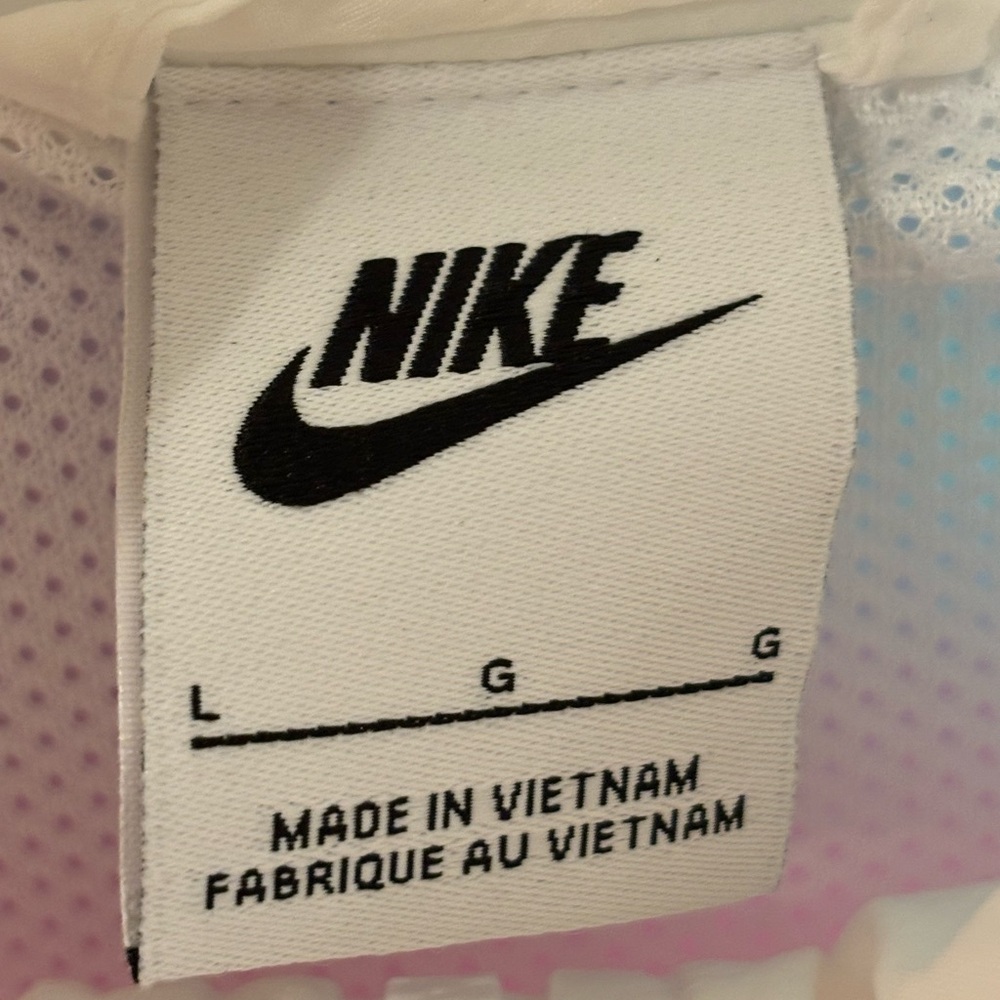 Nike White and Light Purple Jacket - Picture 3 of 5